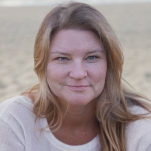 Tracy Taylor Elliott