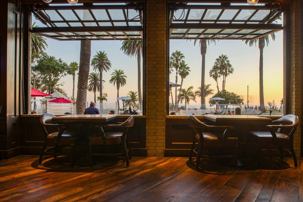 Happy Hour at Water Grill